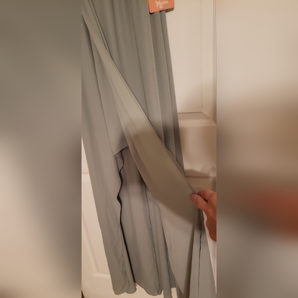 Show Me Your MuMu - Kendall Maxi Dress in Silver Sage Crisp, X-Small - Picture 4 of 6